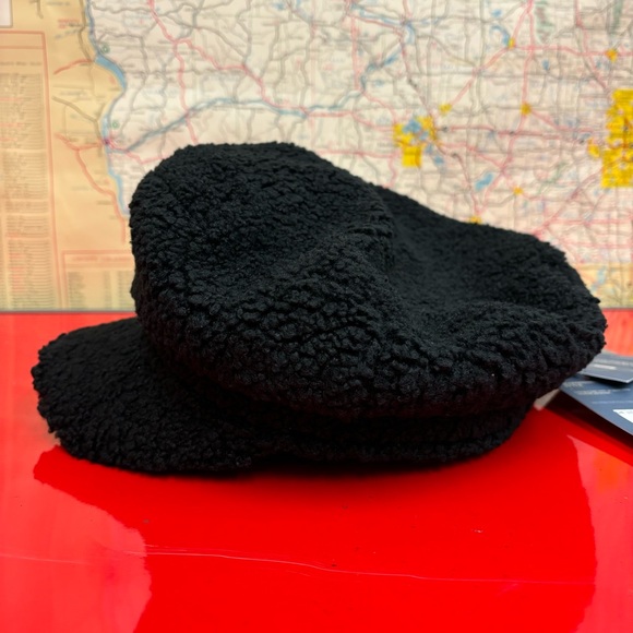NWT black sherpa newsboy hat - Picture 3 of 6